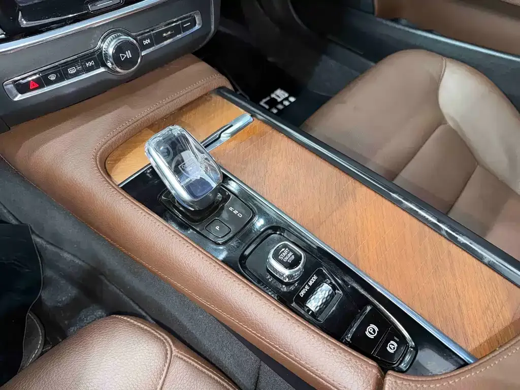 Volvo S90 2021 из CN, фото 4