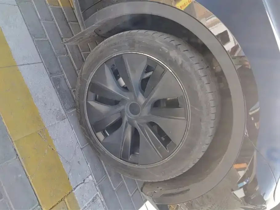 Tesla Model Y 2024 из CN, фото 3