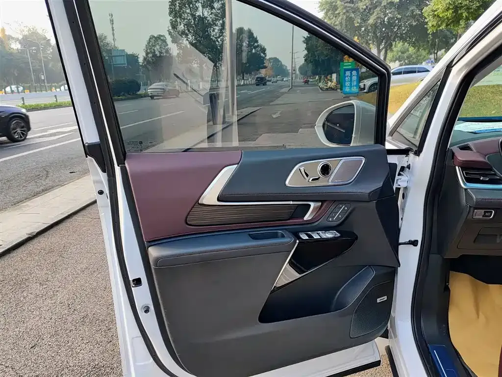 Buick Century 2024 из CN, фото 6