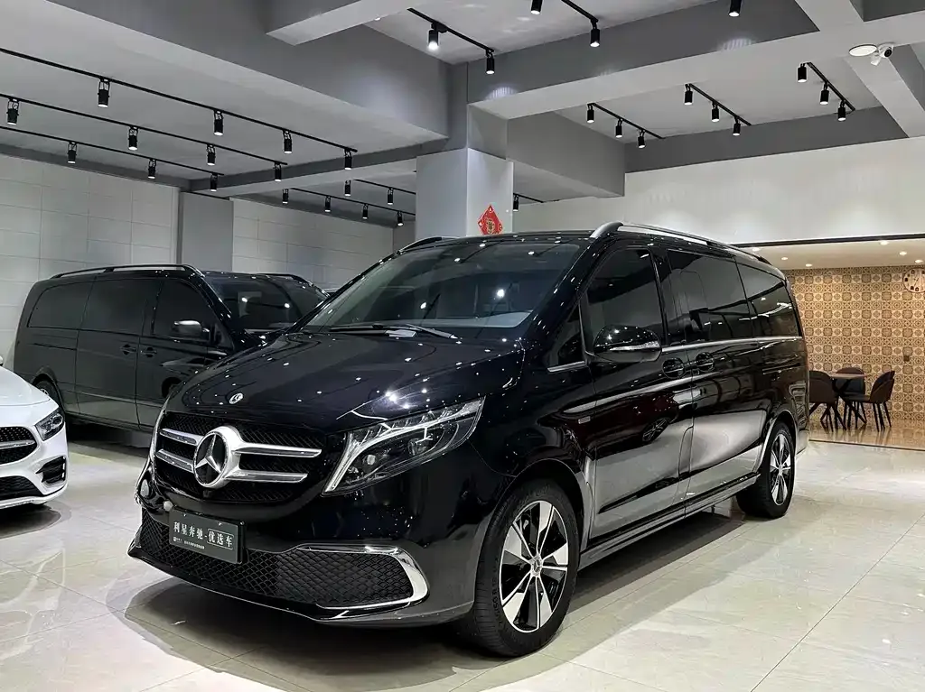 Mercedes-Benz V-Class 2023 из CN, фото 1