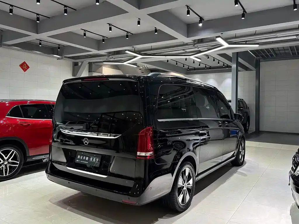 Mercedes-Benz V-Class 2023 из CN, фото 6