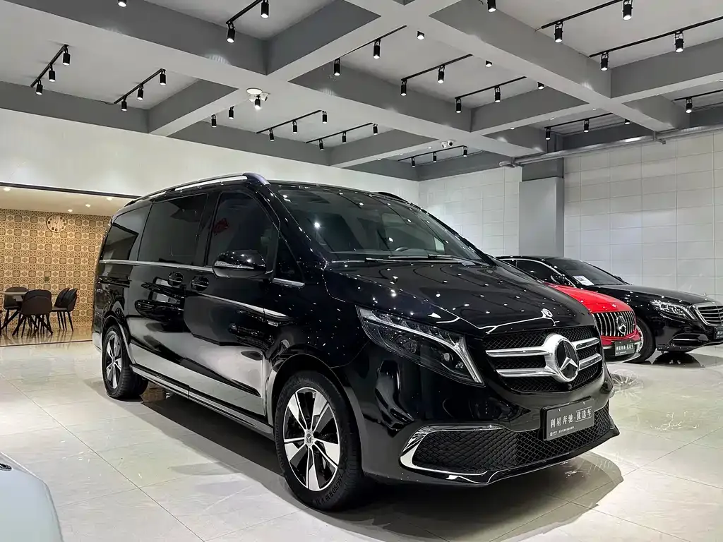 Mercedes-Benz V-Class 2023 из CN, фото 2