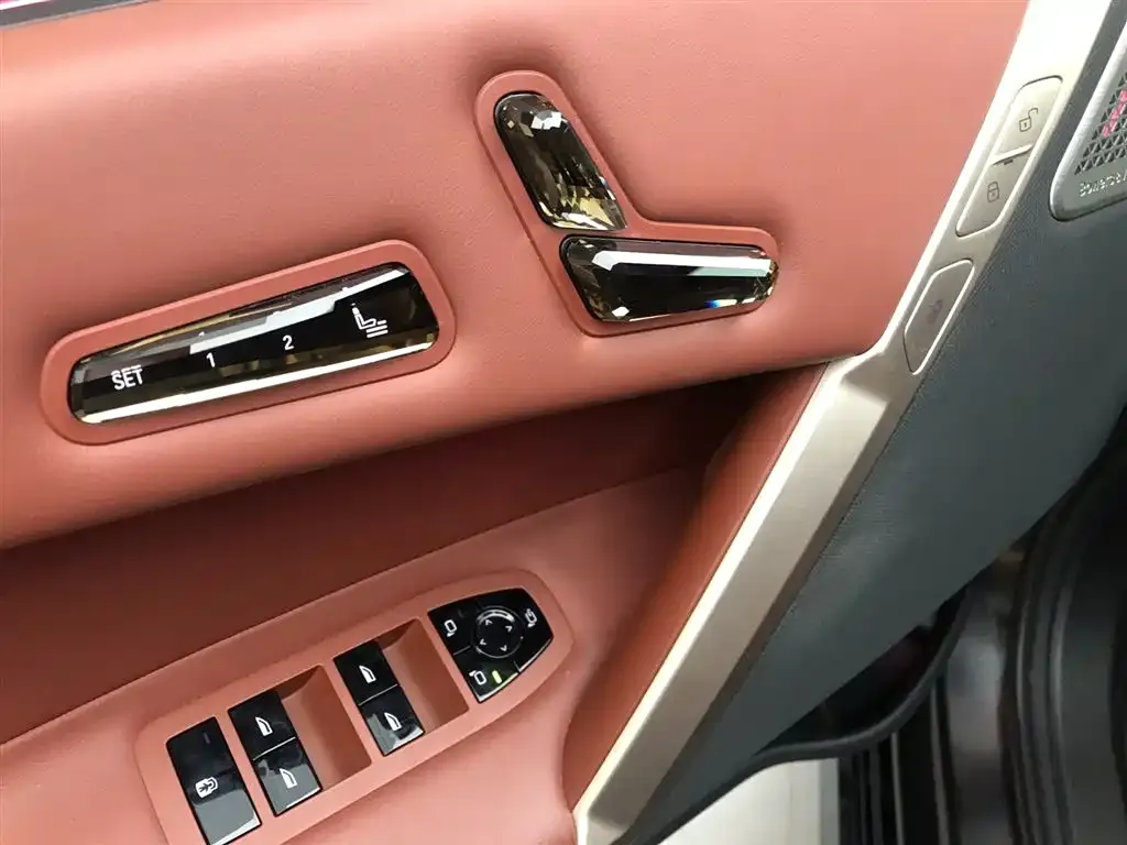 BMW iX M60 2024 из CN, фото 6