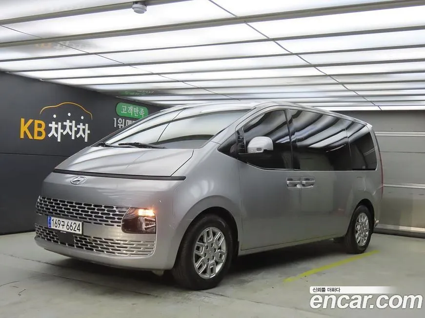 Hyundai Staria