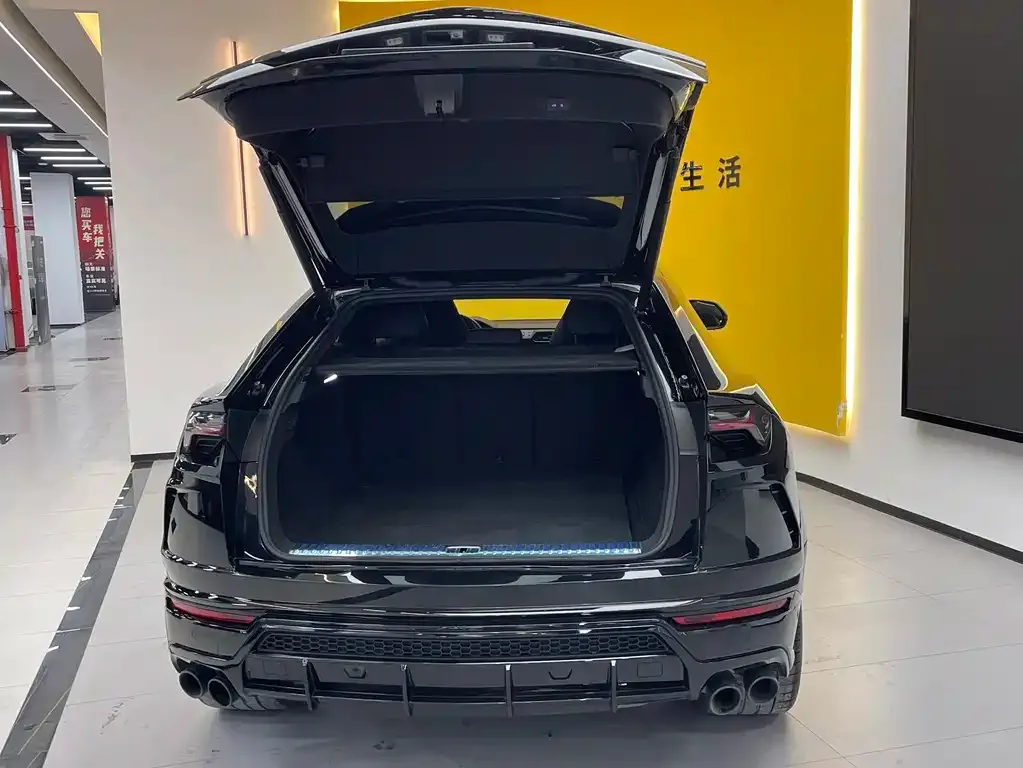 Lamborghini Urus 2023 из CN, фото 3