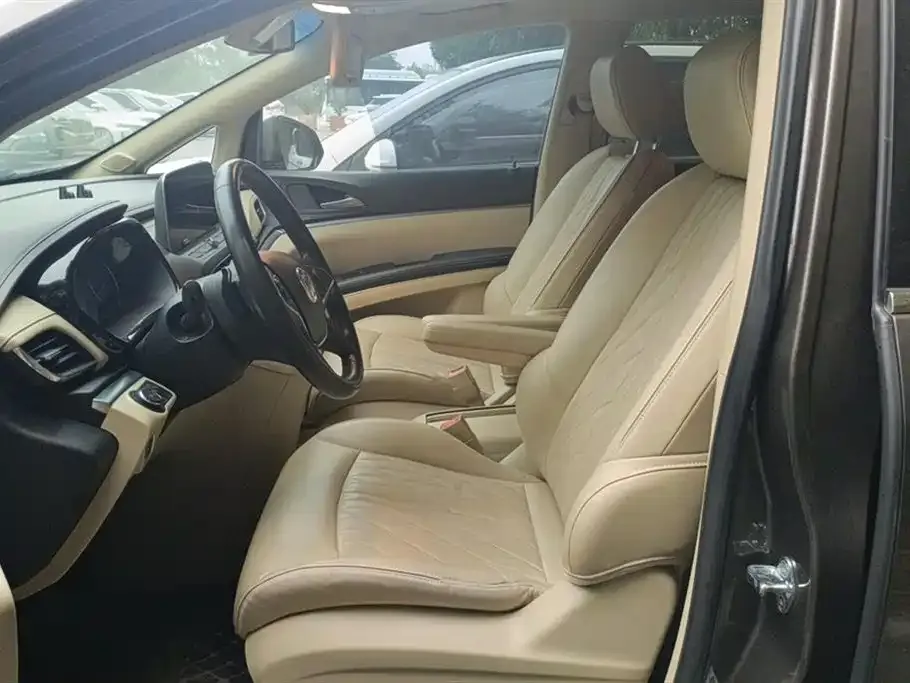 Buick GL8 2023 из CN, фото 9