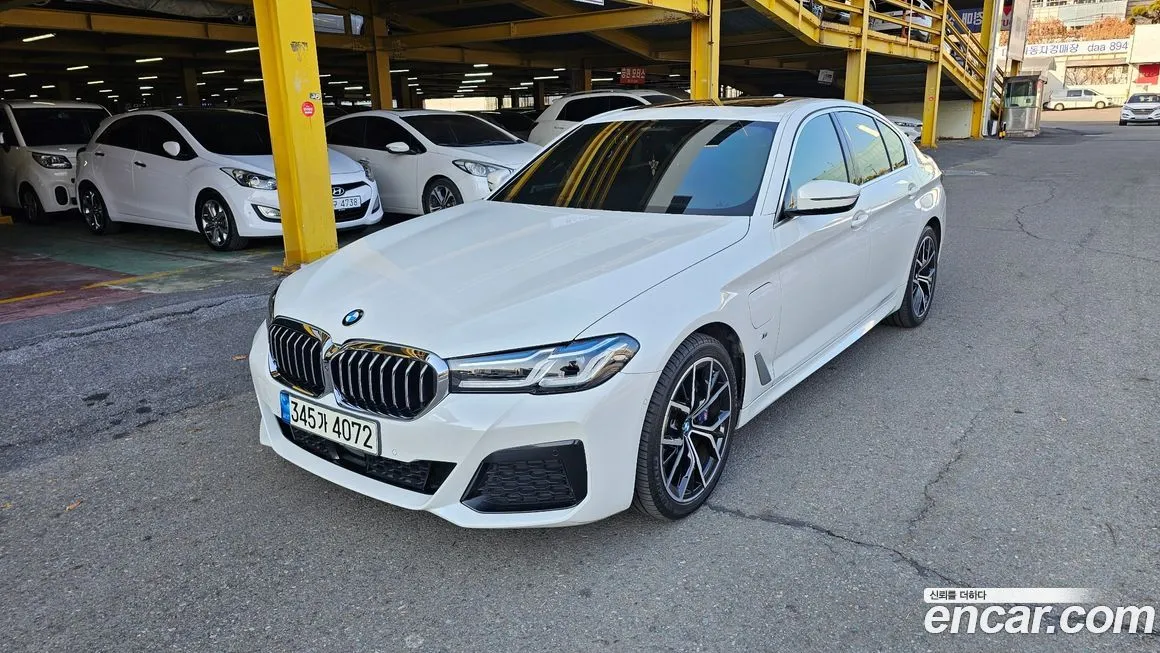 BMW 5-Series — фото 1