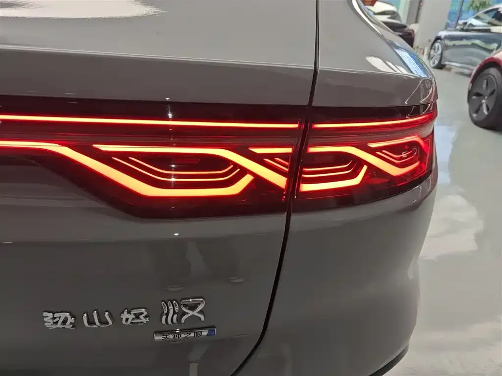 BYD Han 2025 из CN, фото 3