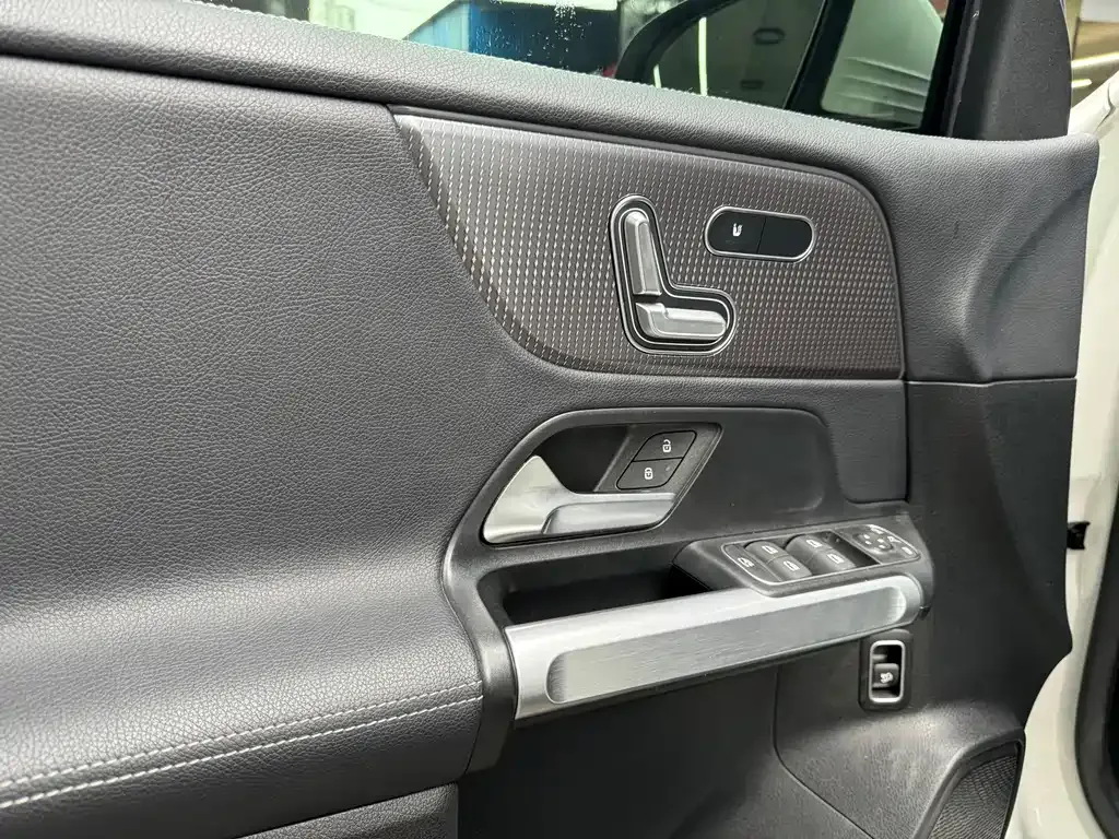 Mercedes-Benz GLB 2021 из CN, фото 10