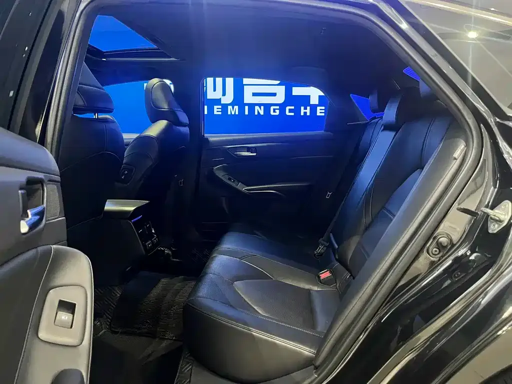 Toyota Avalon 2022 из CN, фото 6
