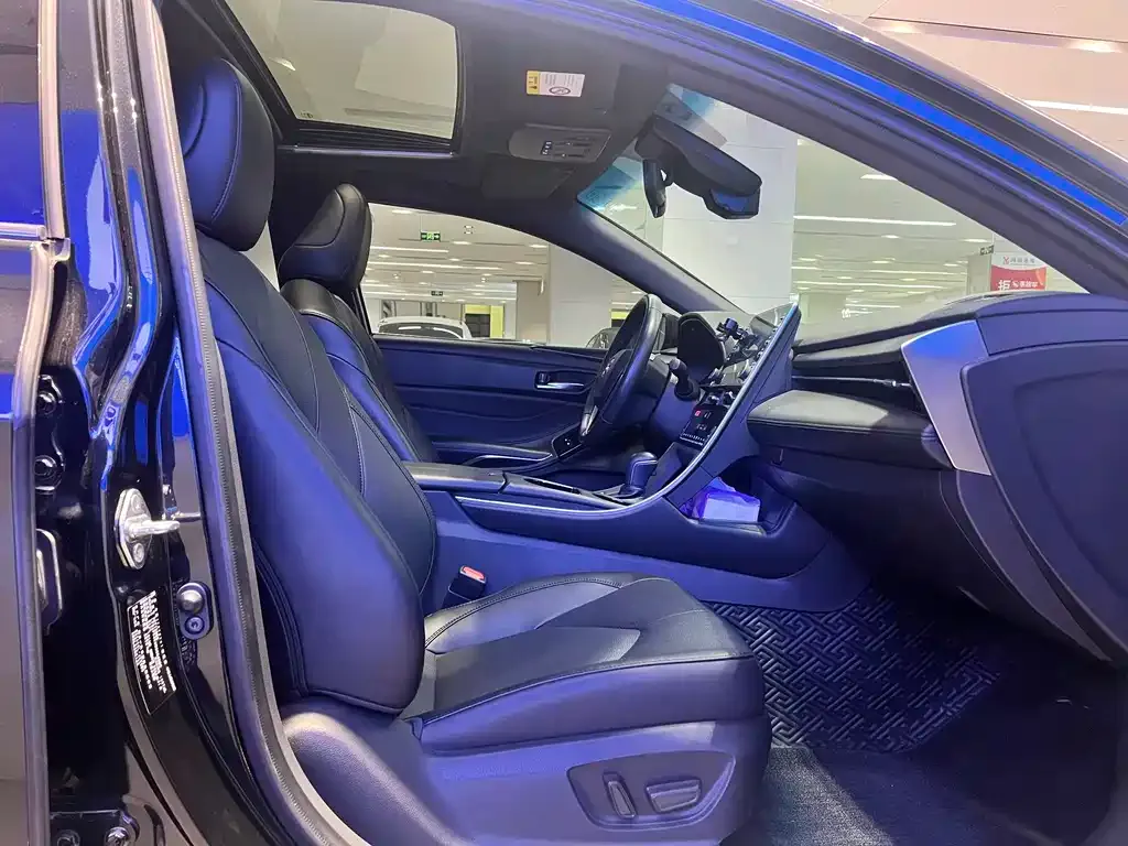 Toyota Avalon 2022 из CN, фото 8