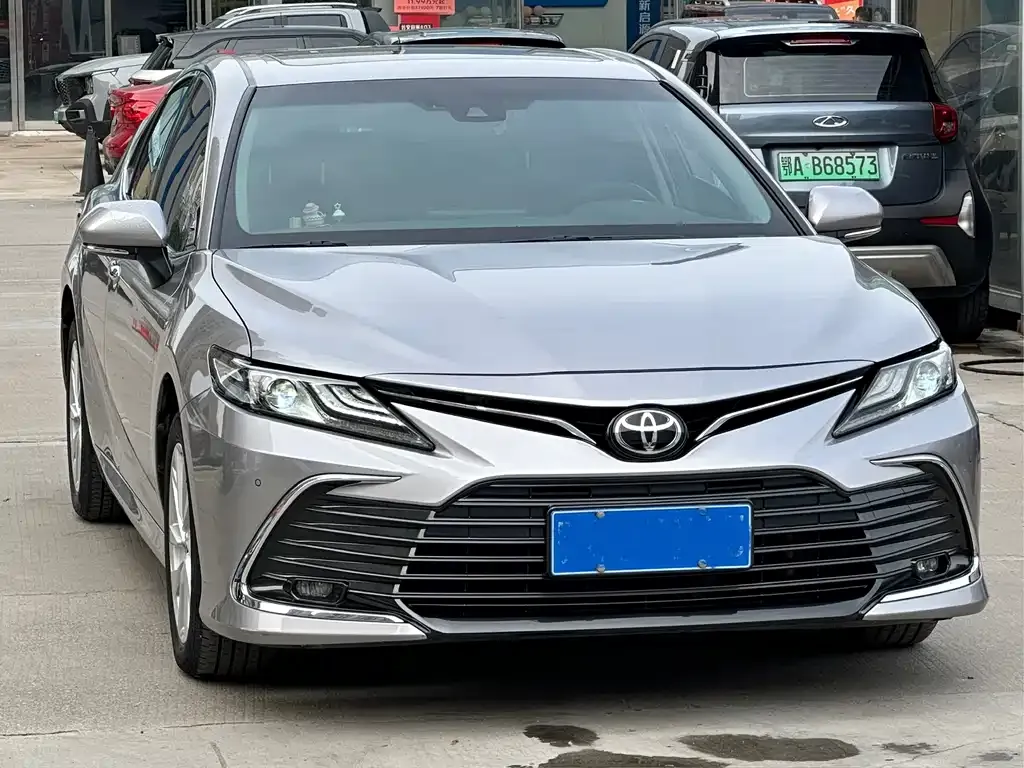 Toyota Camry — фото 3