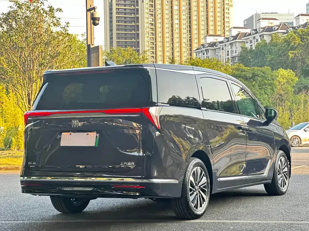 Buick GL8 Hybrid — фото 5