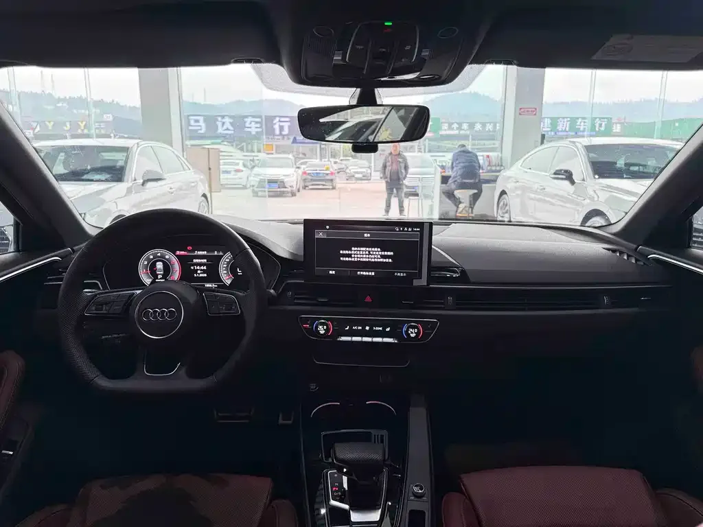 Audi A4L 2024 из CN, фото 7