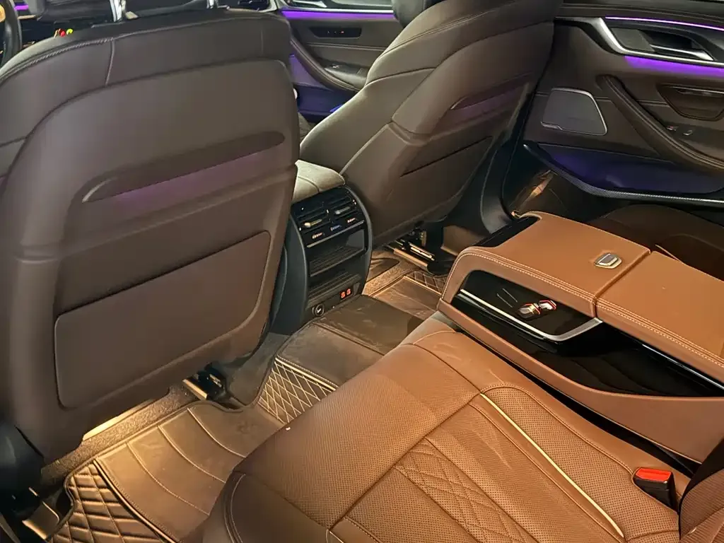 BMW 5 Series New Energy 2021 из CN, фото 2