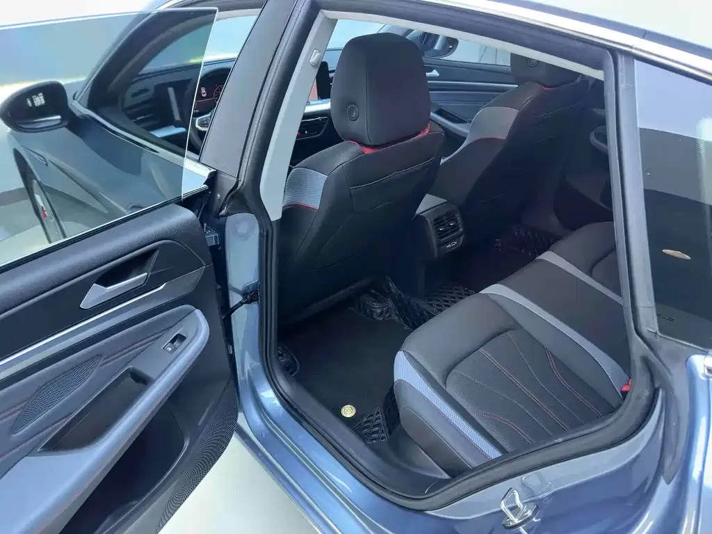 Volkswagen Lamando 2023 из CN, фото 10
