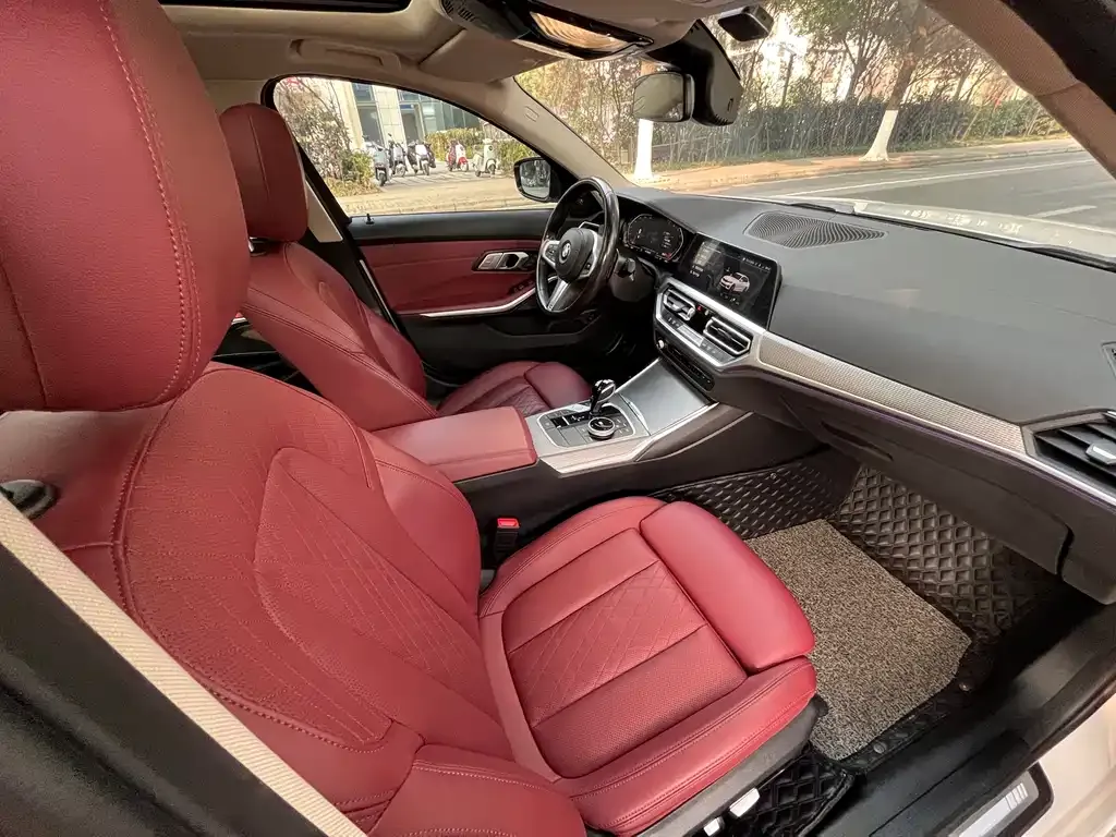 BMW 3 Series 2022 из CN, фото 2