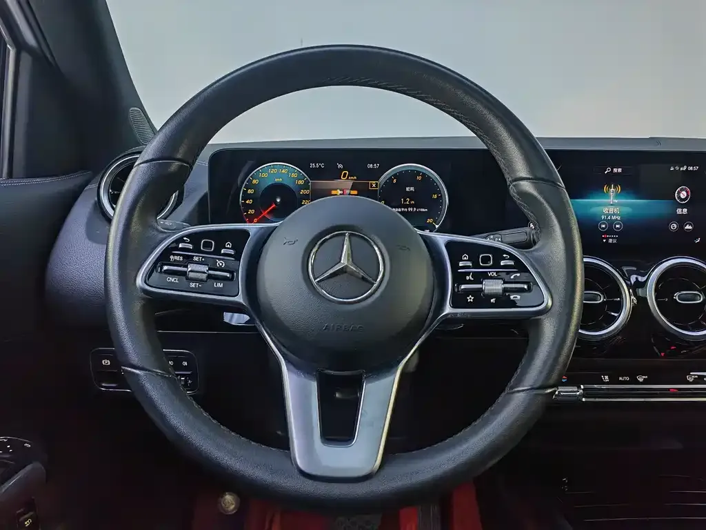 Mercedes-Benz GLA — фото 6