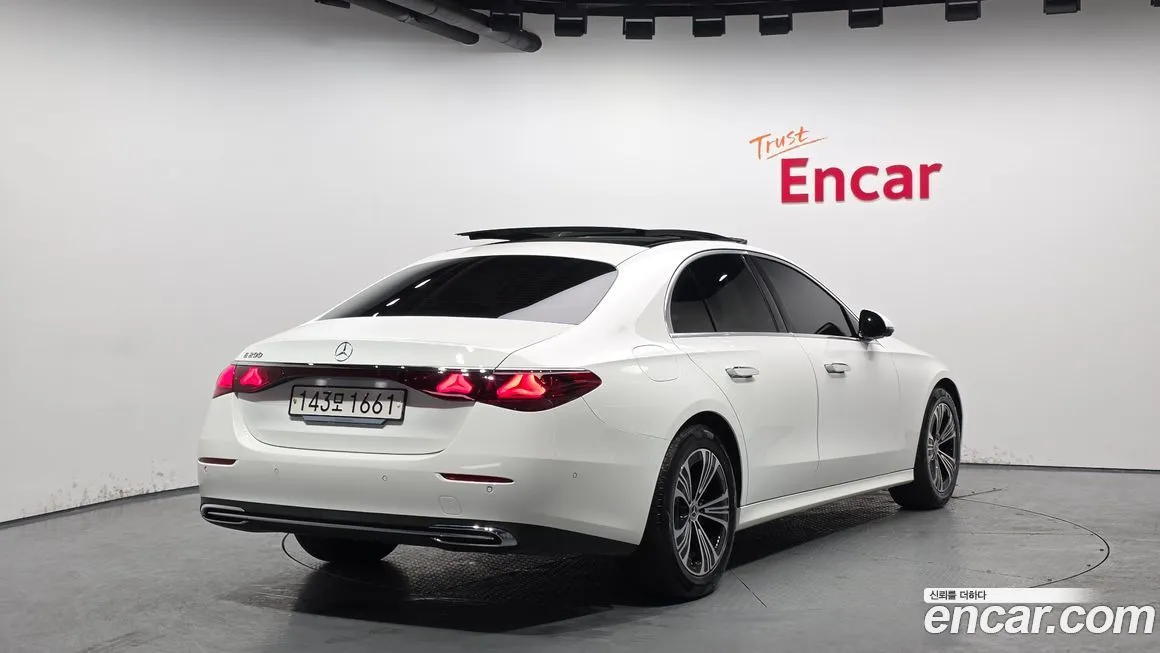 Mercedes-Benz E-Class 2024 из KR, фото 2