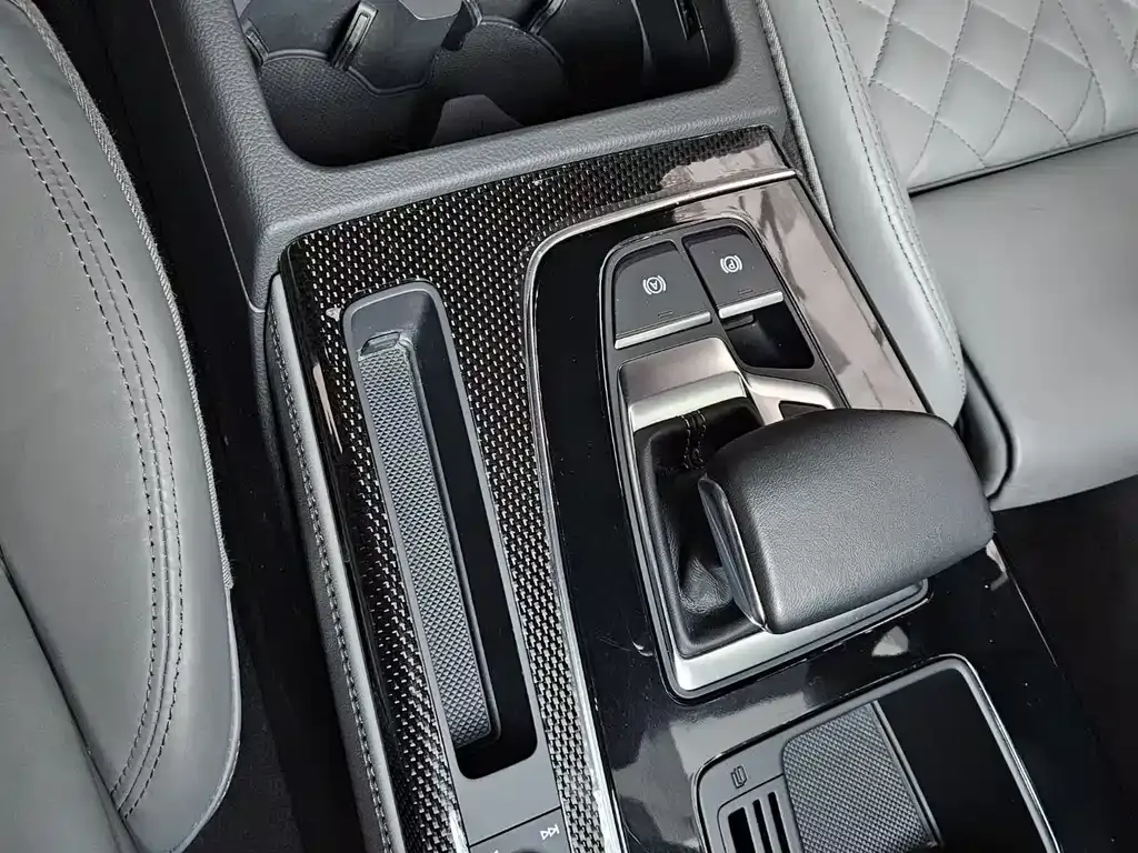 Audi Q5L Sportback 2023 из CN, фото 5