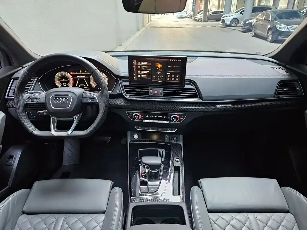 Audi Q5L Sportback 2023 из CN, фото 2