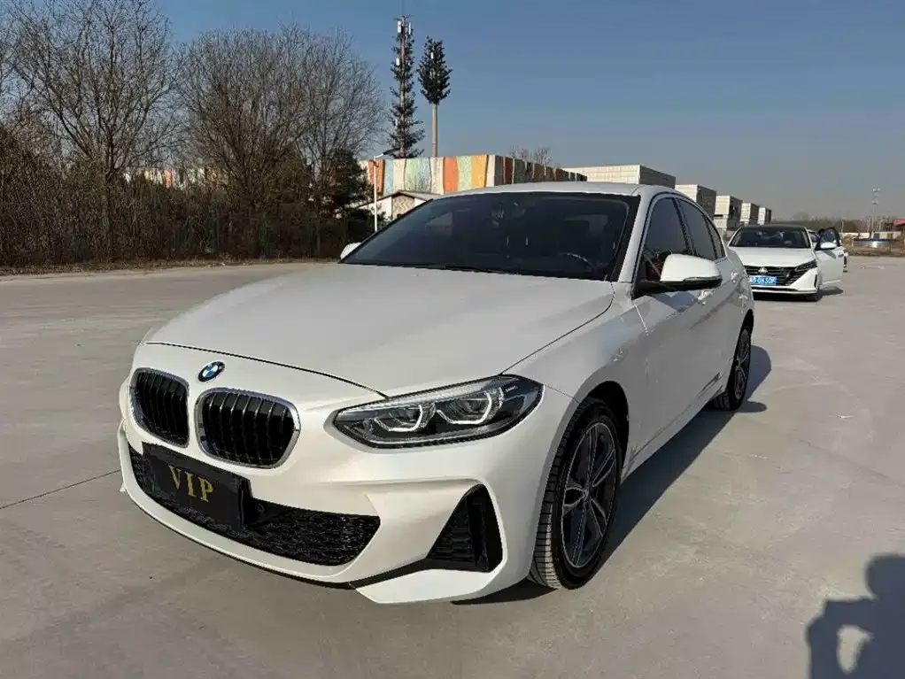 BMW 1 Series 2022 из CN, фото 1