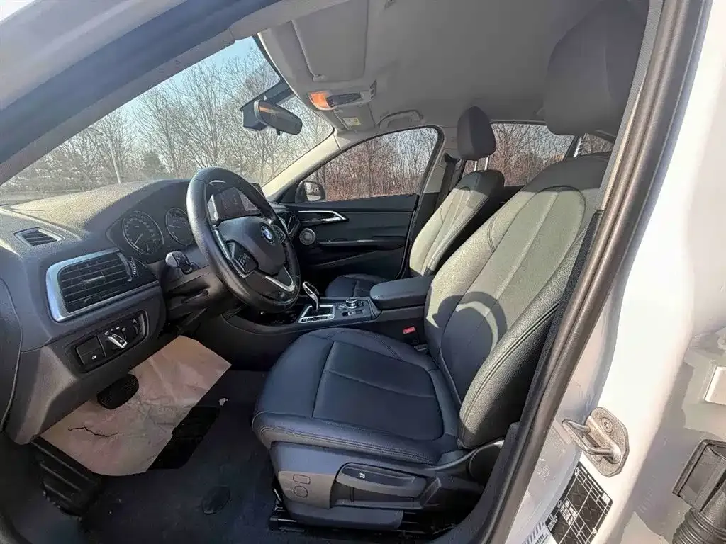 BMW 1 Series 2022 из CN, фото 3