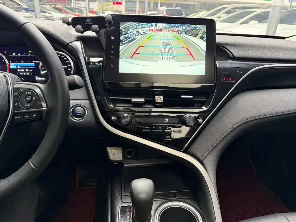 Toyota Camry 2023 из CN, фото 8