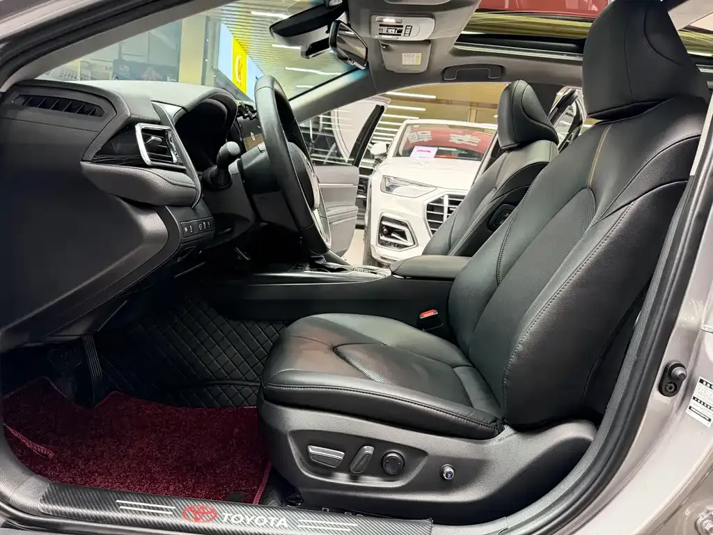 Toyota Camry 2023 из CN, фото 9