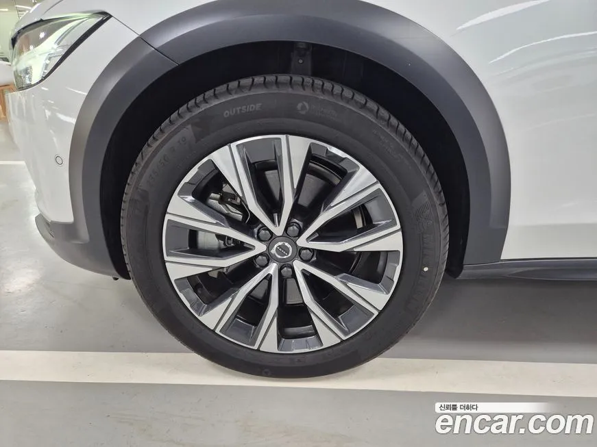 Volvo V90 2025 из KR, фото 4