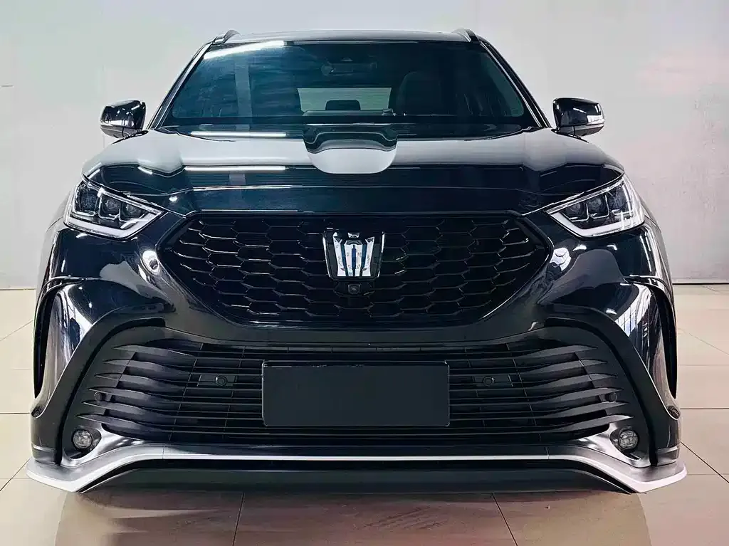 Toyota Crown Kluger 2023 из CN, фото 1