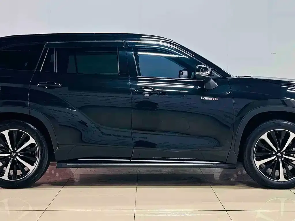 Toyota Crown Kluger 2023 из CN, фото 8