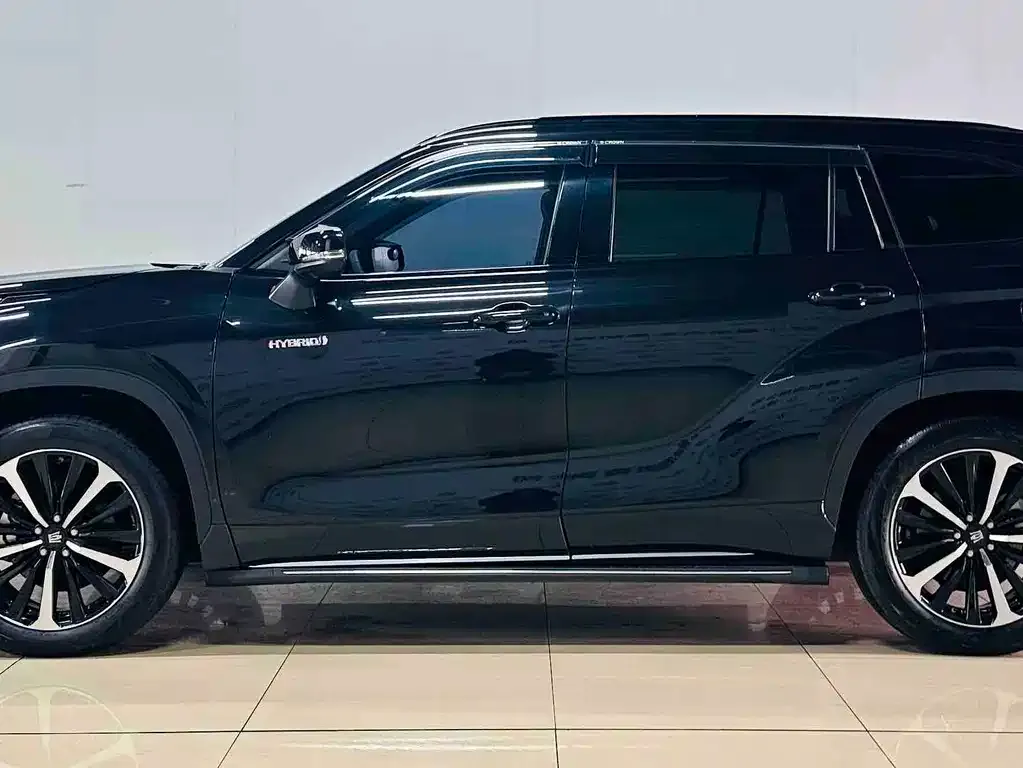 Toyota Crown Kluger 2023 из CN, фото 7