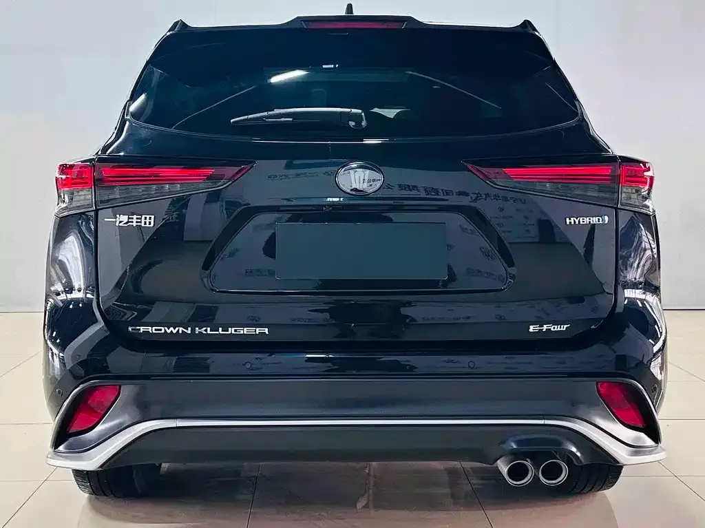 Toyota Crown Kluger 2023 из CN, фото 3