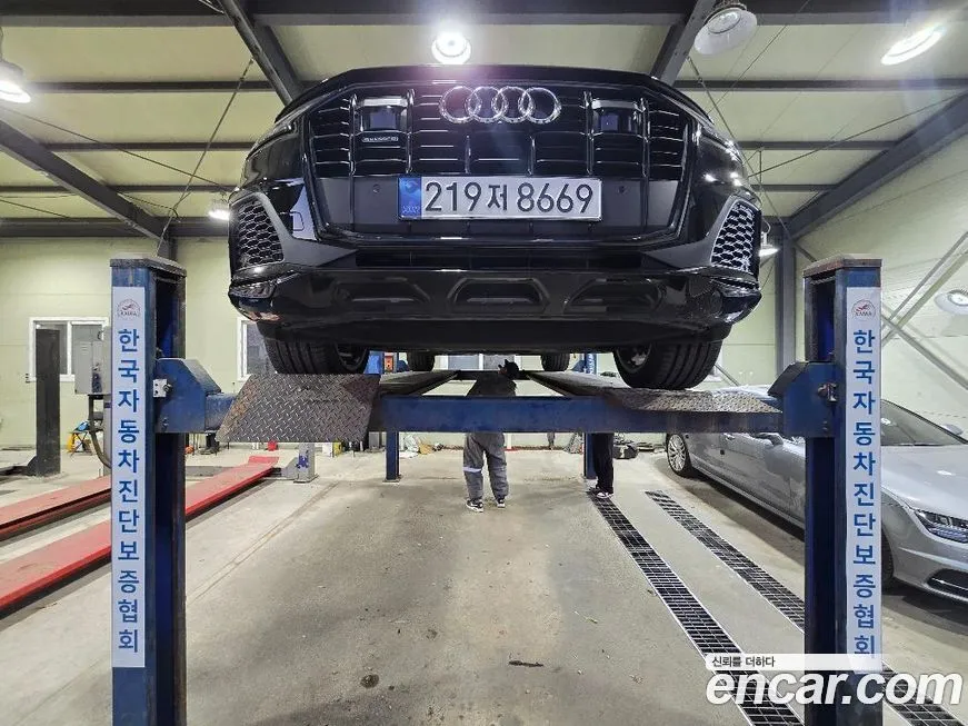 Audi Q7 2022 из KR, фото 3
