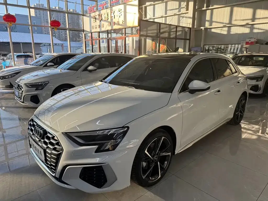Audi A3 2023 из CN, фото 1