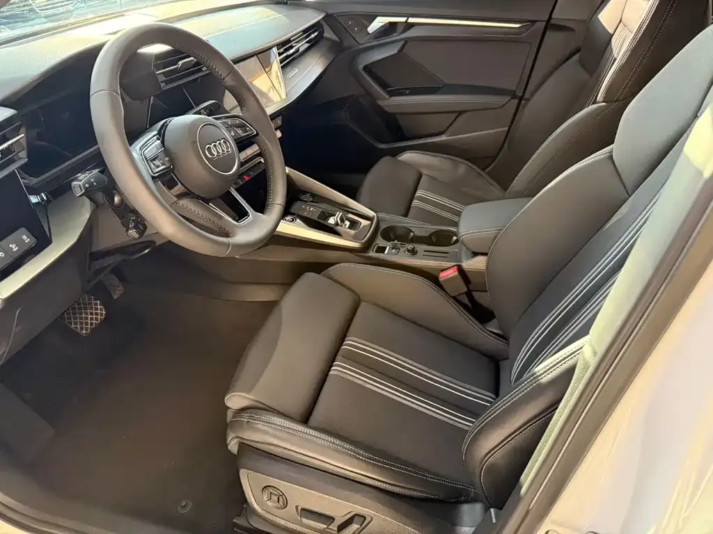 Audi A3 2023 из CN, фото 5