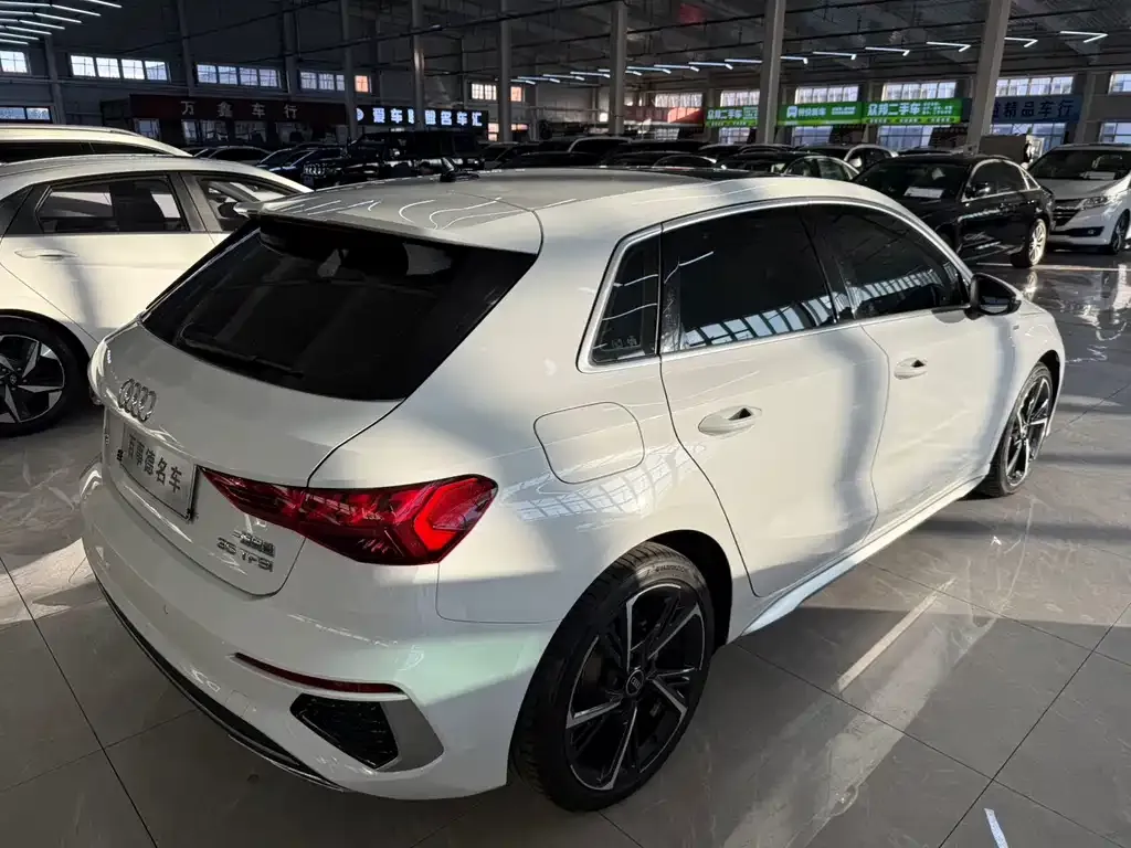 Audi A3 2023 из CN, фото 8