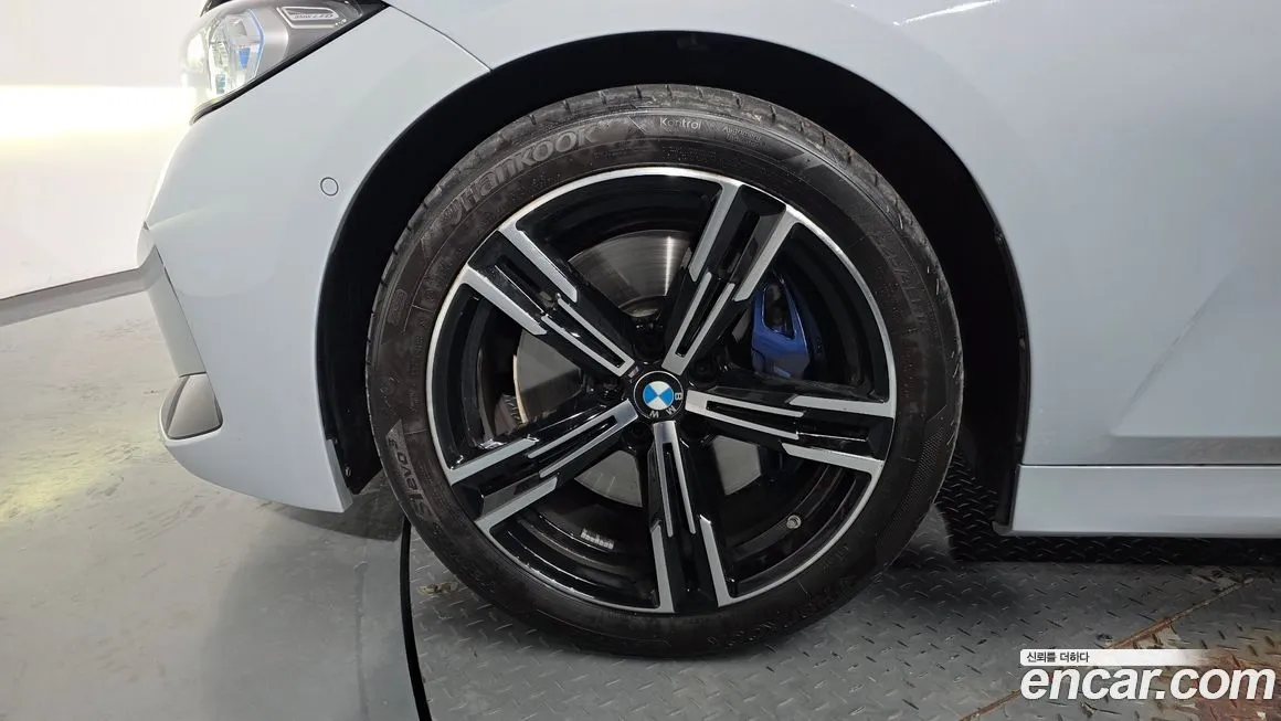 BMW 3-Series 2023 из KR, фото 5