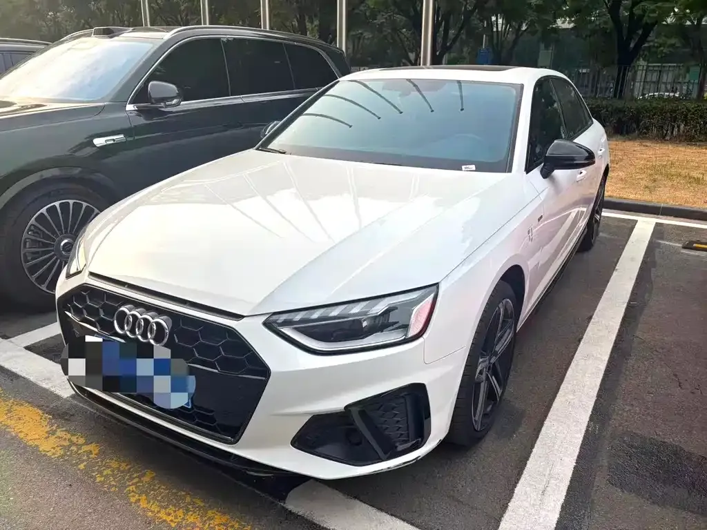 Audi A4L 2023 из CN, фото 1
