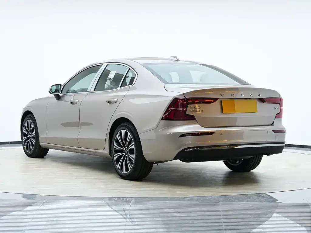 Volvo S60 2026 из CN, фото 3