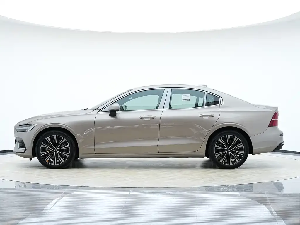 Volvo S60 2026 из CN, фото 5