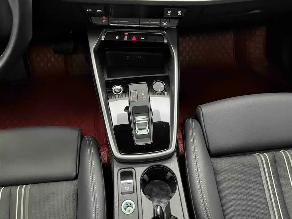 Audi A3 2023 из CN, фото 10