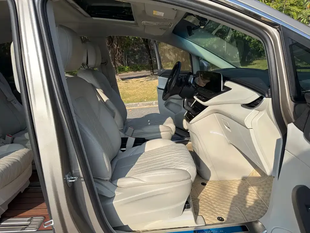 Buick GL8 2022 из CN, фото 7