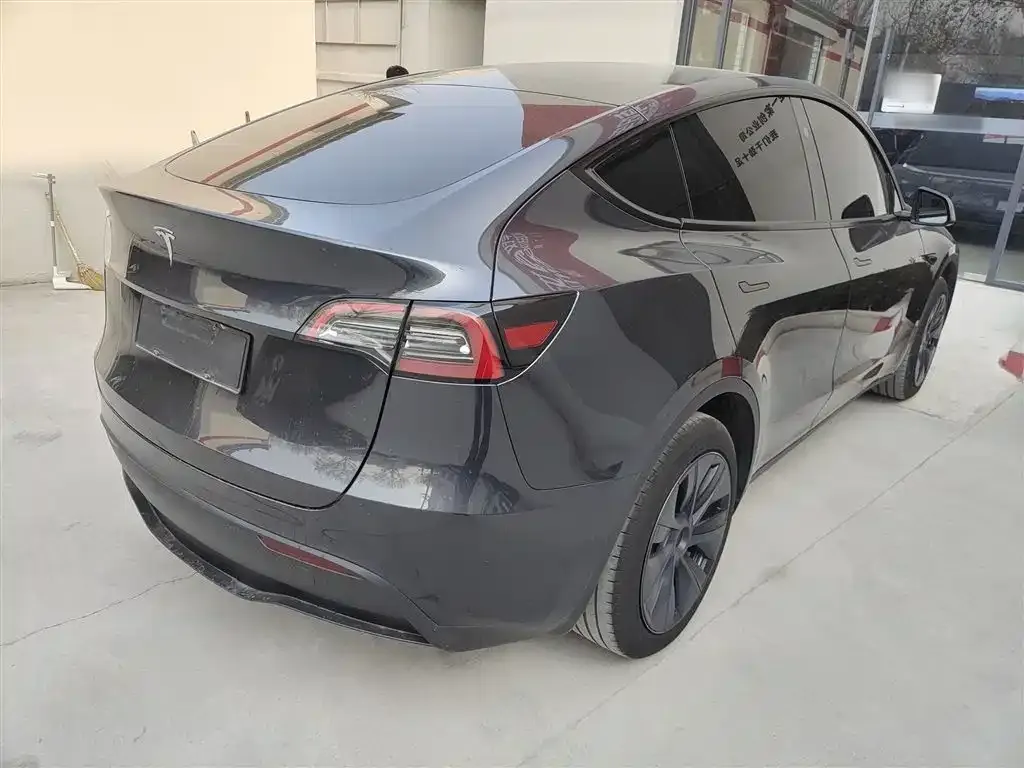 Tesla Model Y 2024 из CN, фото 6