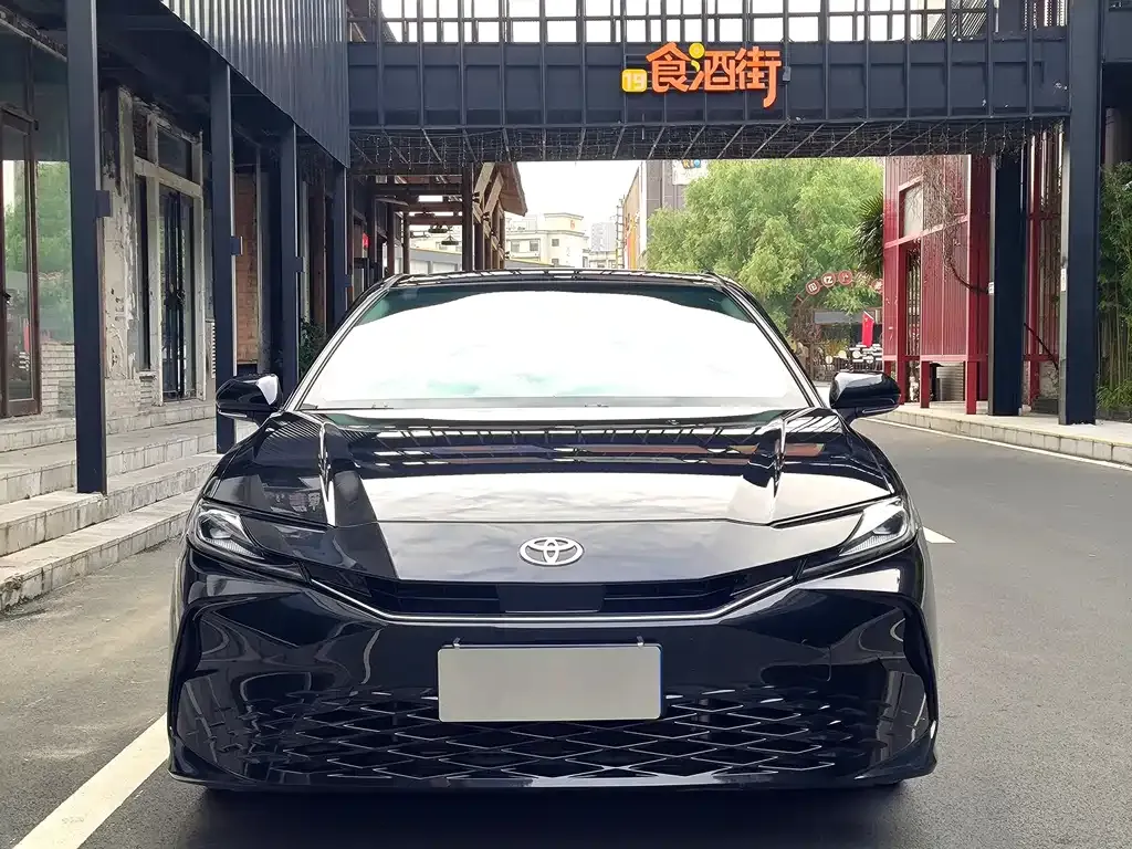 Toyota Camry 2025 из CN, фото 1