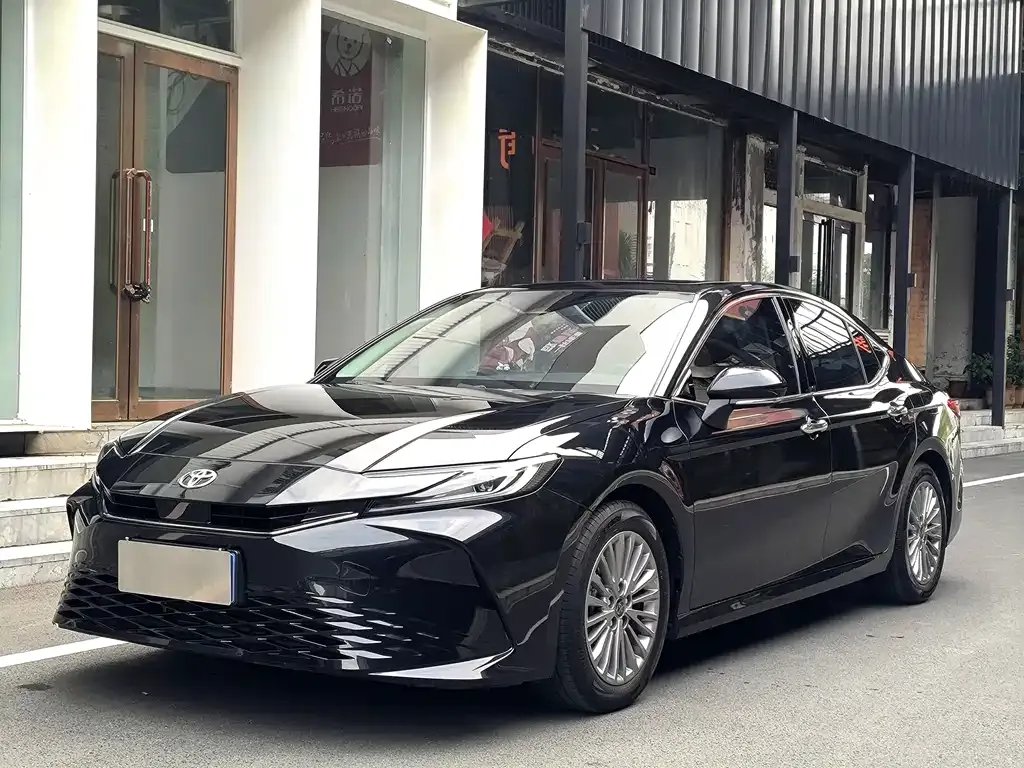 Toyota Camry 2025 из CN, фото 2