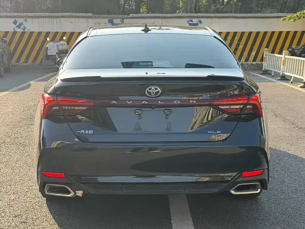 Toyota Avalon 2021 из CN, фото 7