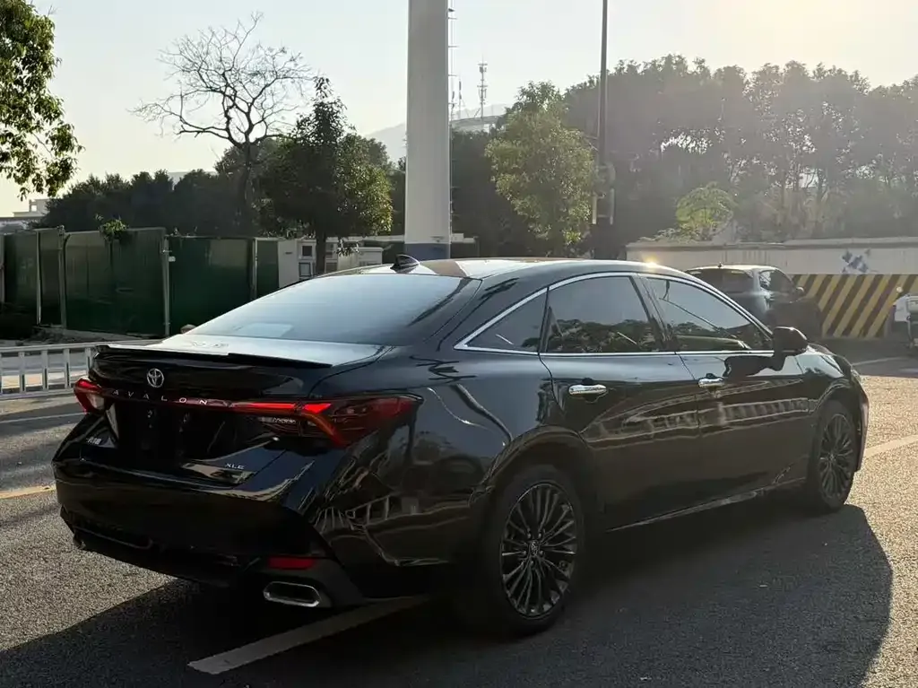 Toyota Avalon 2021 из CN, фото 2