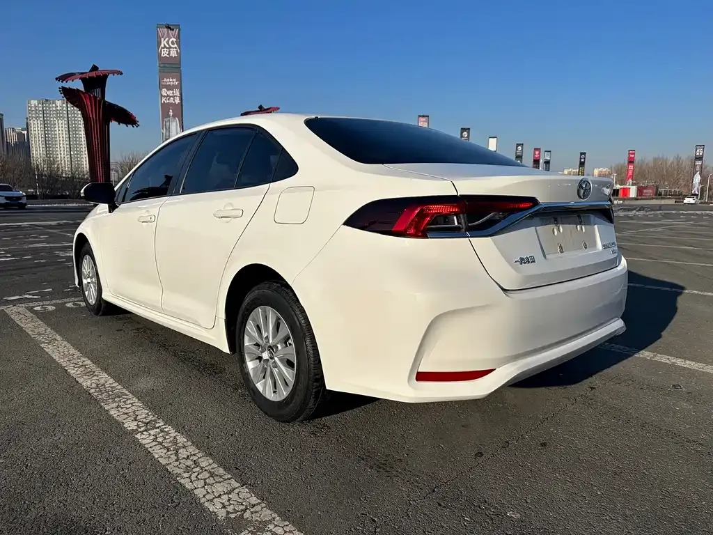 Toyota Corolla 2021 из CN, фото 8